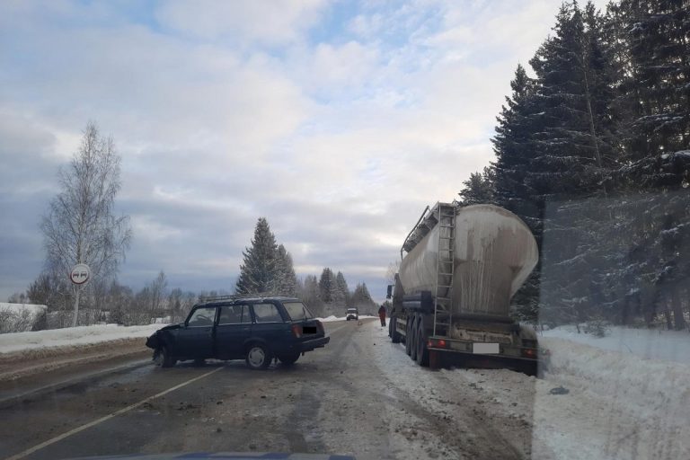 Неосторожный обгон привел к ДТП в Рамешковском районе
