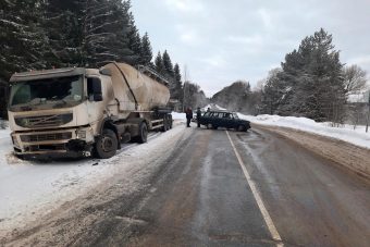 Неосторожный обгон привел к ДТП в Рамешковском районе