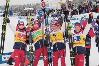 Тверская лыжница Наталья Непряева в составе сборной стала олимпийской чемпионкой