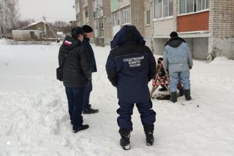 Возбуждено уголовное дело по факту падения 7-летнего мальчика в канализационный колодец в Торопце