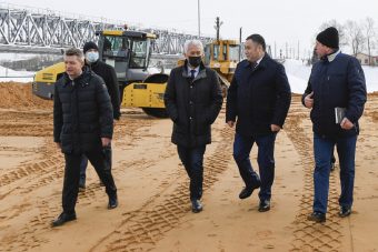 Губернатор Игорь Руденя посетил стройплощадку Западного моста