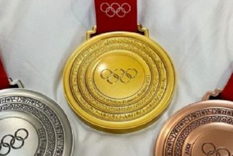 Тверская лыжница Наталья Непряева показала всю коллекцию своих олимпийских наград Тверская лыжница Наталья Непряева показала всю коллекцию своих олимпийских наград