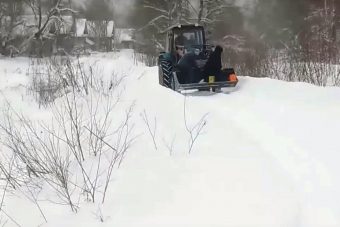 В Тверской области для спасения пациента врачи из "скорой" пересели на трактор