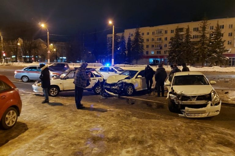 В Твери у виновника ДТП сломан нос