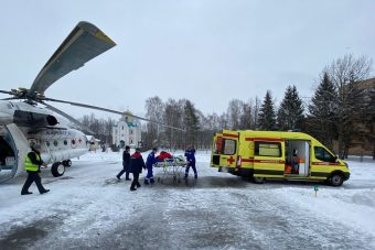 Пациента с внутримозговым кровоизлиянием доставили вертолетом в Тверь