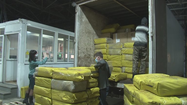 В Тверь пытались провести 165 тысяч контрабандных пачек сигарет под видом белорусской земли