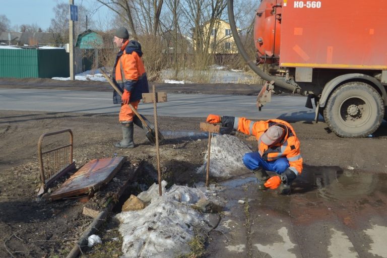 В Твери продолжаются противопаводковые мероприятия