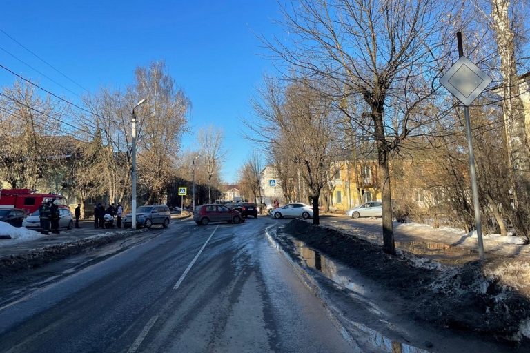Два человека пострадали в ДТП в Заволжском районе Твери