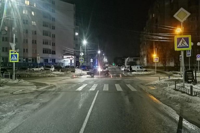 В Московском районе Твери столкнулись две легковушки