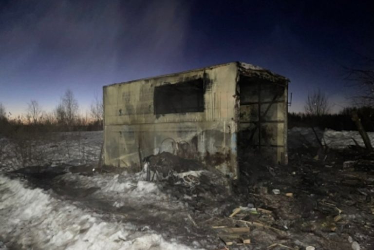 В Тверской области сгорела бытовка. Есть погибший