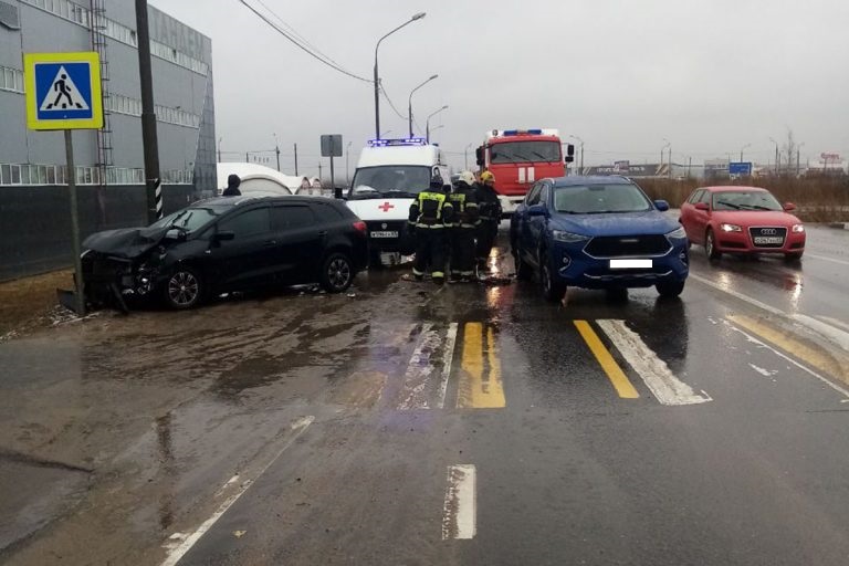Водитель пострадал в ДТП на Волоколамском шоссе в Твери