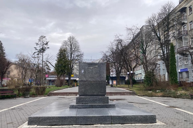 Власти двух городов Украины «победили» памятники Пушкину
