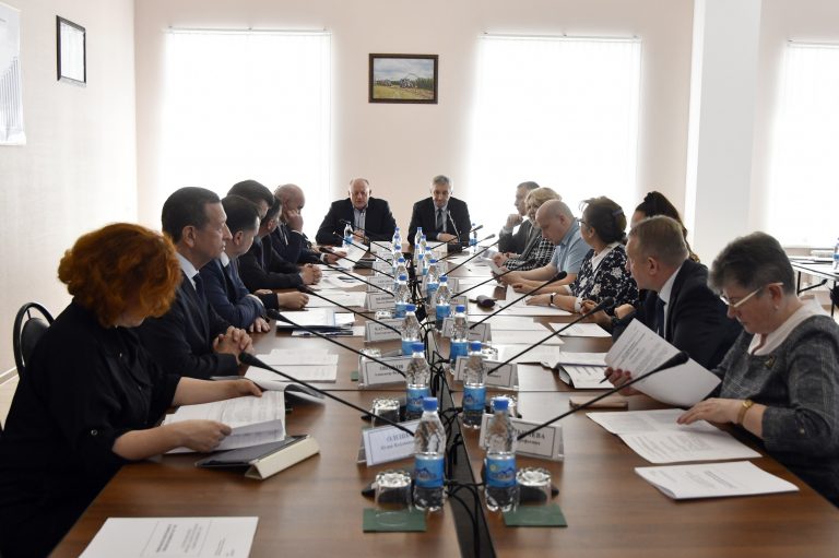 Парламентарии в Тверской области обсудили ход подготовки к весенним полевым работам