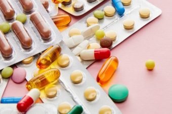 Названы витамины и минералы, употребление которых может спровоцировать рак