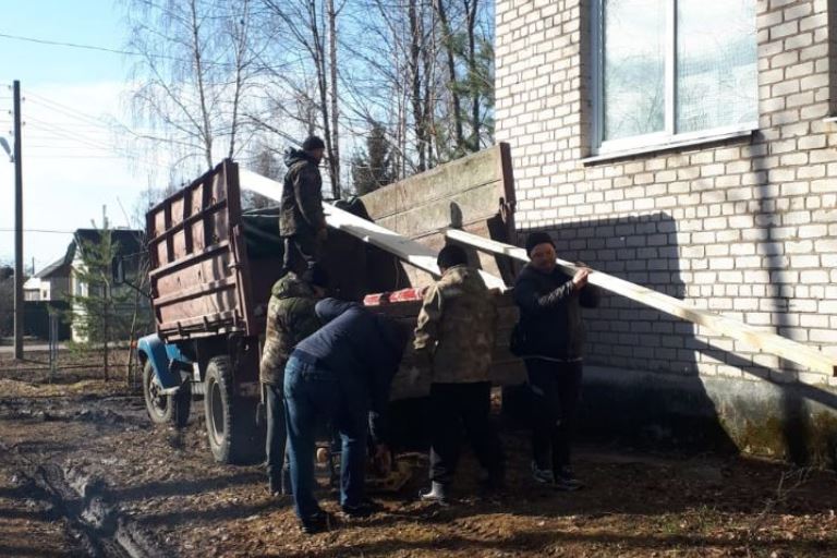 В одной из школ Зубцовского района по поручению губернатора Тверской области стартовал ремонт кровли