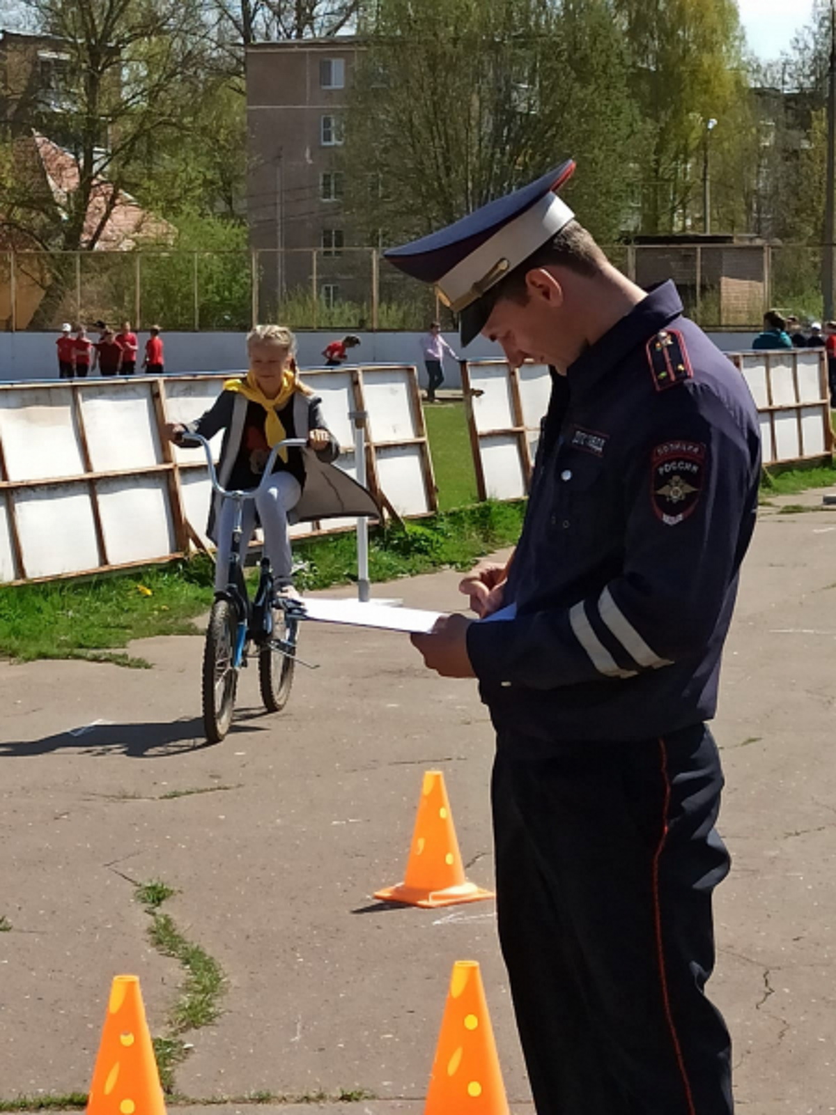 В Ржеве полицейские провели конкурс юных велосипедистов «Безопасное колесо»