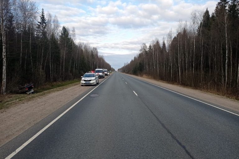 Один человек погиб в аварии на М-9 в Тверской области