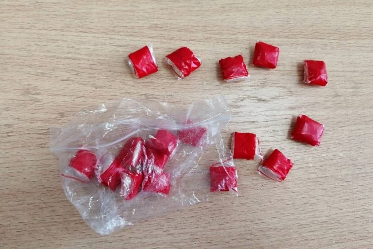 В Тверской области задержали 20-летнюю девушку с партией наркотиков