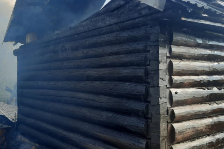 В Тверской области мужчина сжег дорогую баню своего знакомого