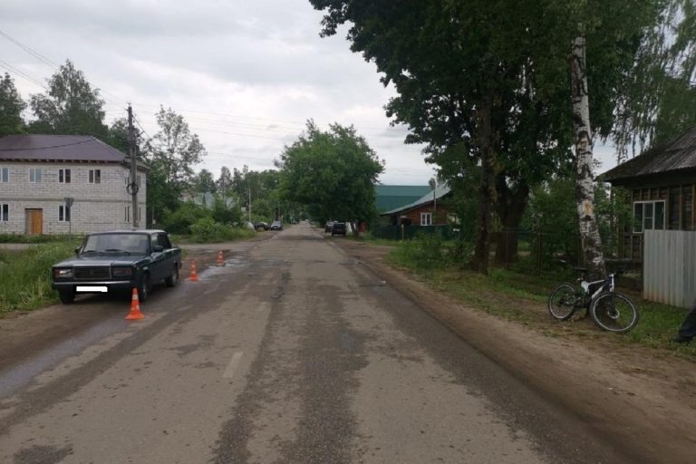 В Тверской области сбили невнимательного велосипедиста