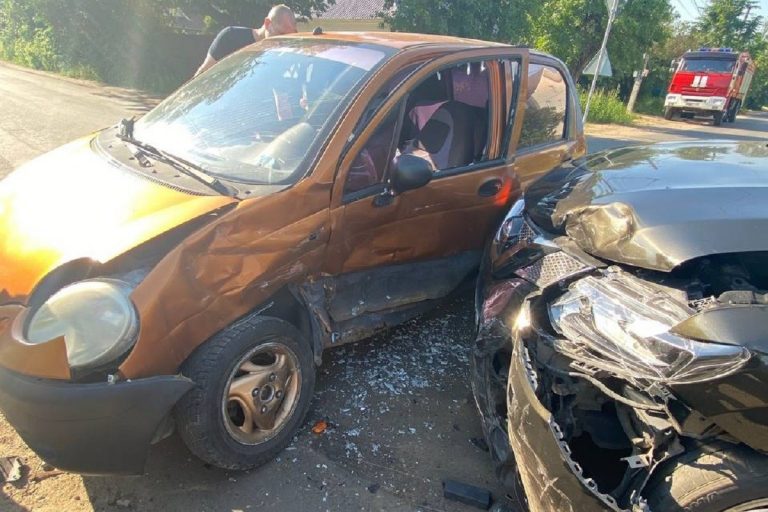 Женщина-водитель спровоцировала ДТП в Заволжском районе Твери