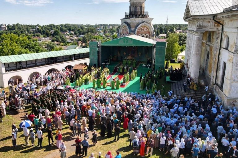 Игорь Руденя принял участие в торжествах в честь 450-летия перенесения мощей святого преподобного Ефрема Новоторжского