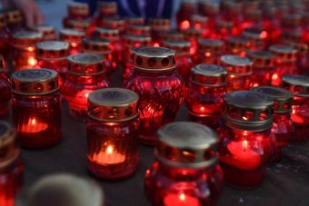 У Обелиска Победы в Твери зажгли свечи памяти