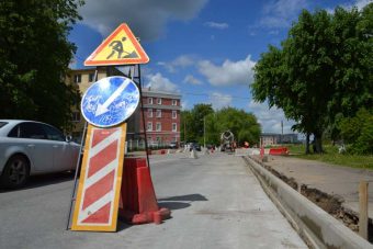 В Твери продолжают ремонтировать тротуары