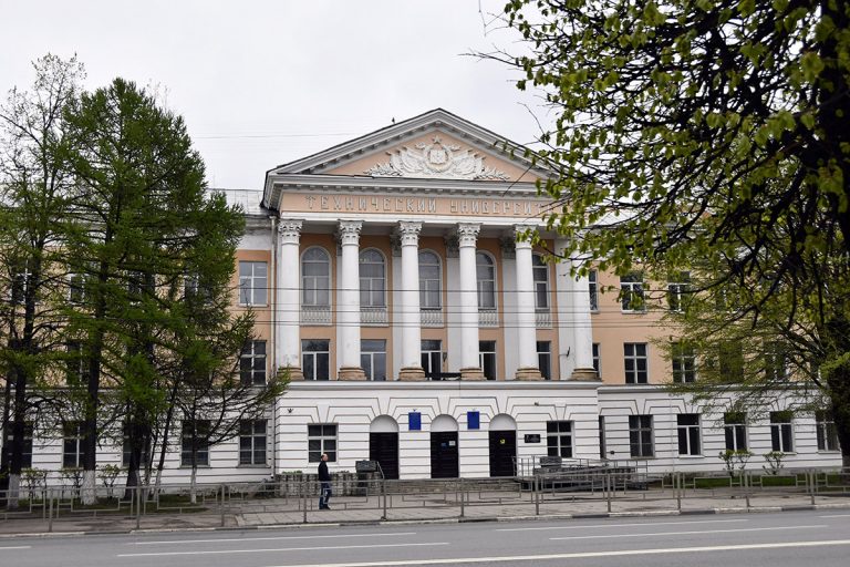 Зеленский ввел санкции в отношении одного из ВУЗов Тверской области