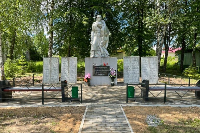 В Тверской области благоустроили территорию памятника героям ВОВ