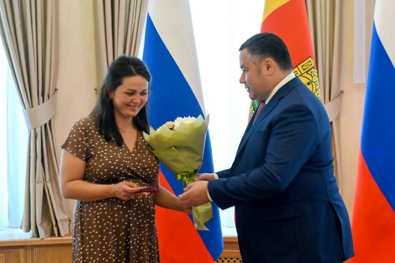 Награждены медики, спасавшие пострадавших на пожаре в ЦНИИ Войск Воздушно-космической обороны в Твери