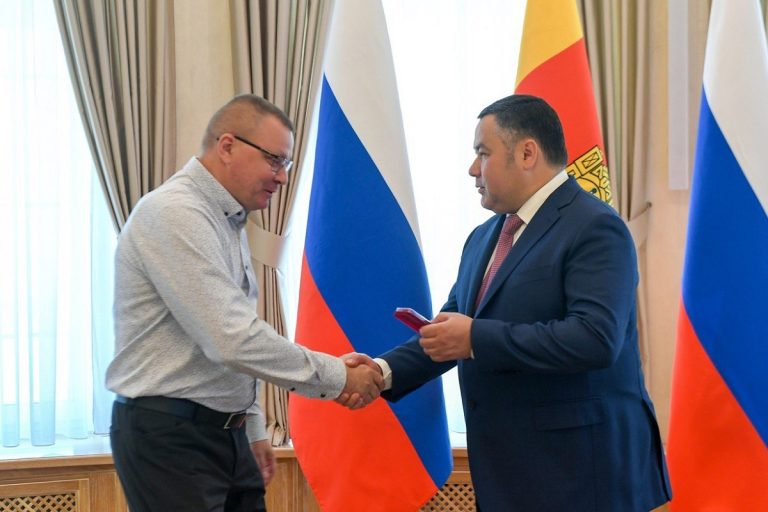 Награждены медики, спасавшие пострадавших на пожаре в ЦНИИ Войск Воздушно-космической обороны в Твери