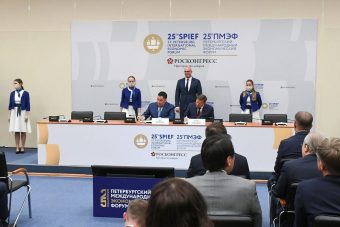 Игорь Руденя и председатель совета директоров АО «Корпорация Туризм.РФ» Дмитрий Чернышенко договорились о сотрудничестве