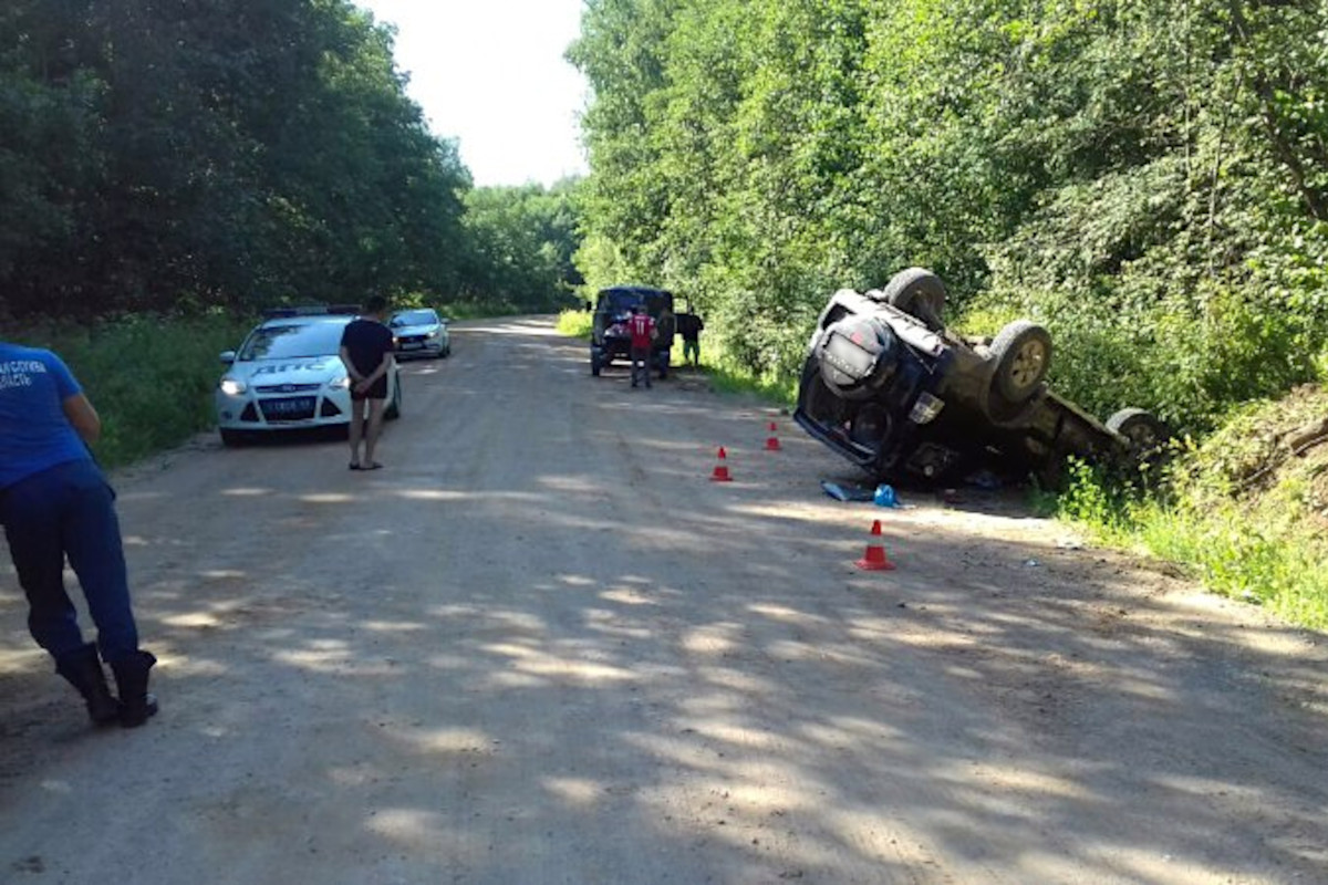 В Тверской области перевернулся внедорожник  пострадали двое пассажиров