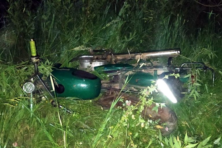 Мотоциклист получил серьезные травмы в ДТП в Тверской области