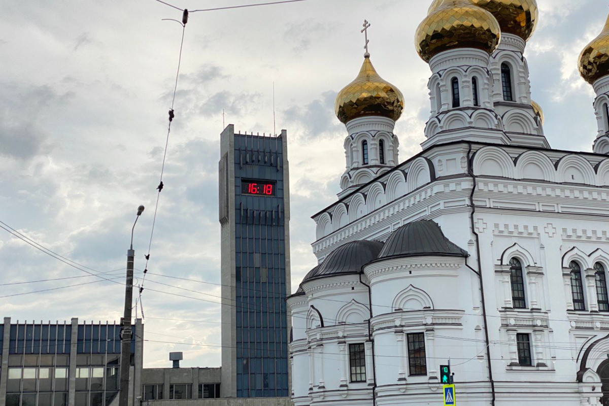 На башне железнодорожного вокзала в Твери установили новые часы