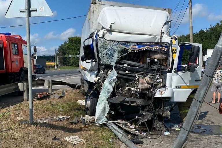 Сон за рулем стал причиной ДТП с пострадавшим на трассе М-10 в Тверской области
