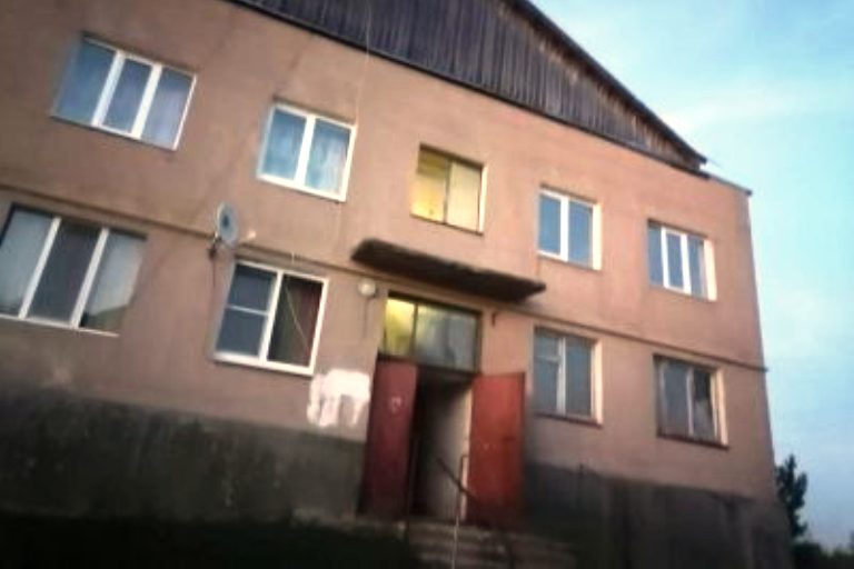 В Тверской области 4-летний мальчик получил травмы, выпав со второго этажа