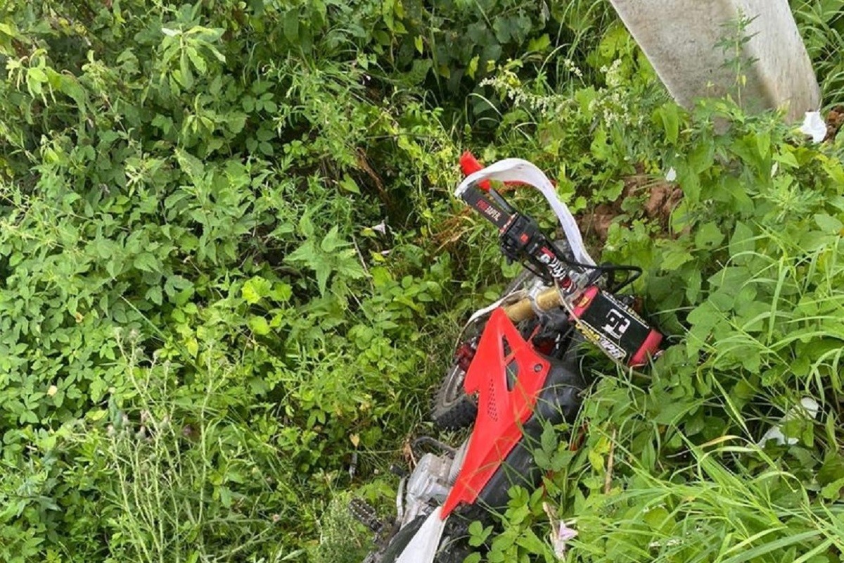 В Тверской области погиб мотоциклист, врезавшийся в опору ЛЭП