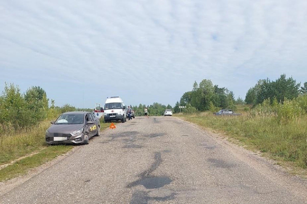 Один человек пострадал при столкновении Hyundai и Renault в Тверской области