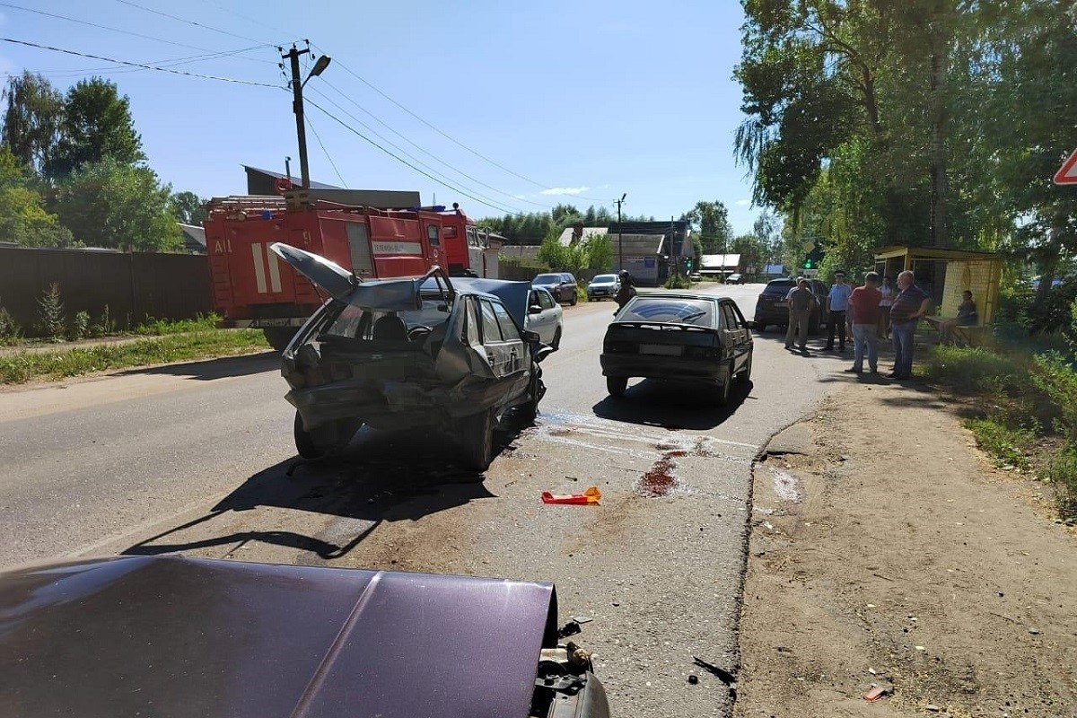 Два человека пострадали в массовом ДТП в Вышнем Волочке