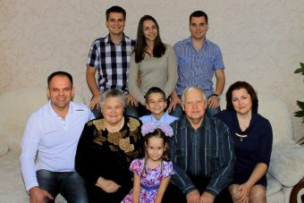Две многодетные семьи из Тверской области удостоены медали ордена «Родительская слава»
