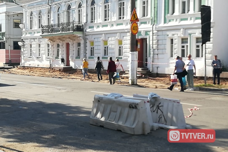 В Твери продолжается ремонт тротуаров