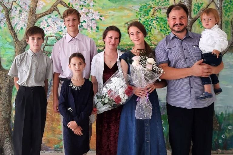Многодетная семья из Твери победила во Всероссийском конкурсе «Семья года-2022»