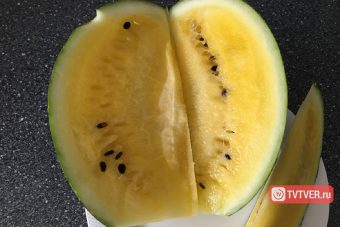 Можно или нельзя есть арбуз с косточками?