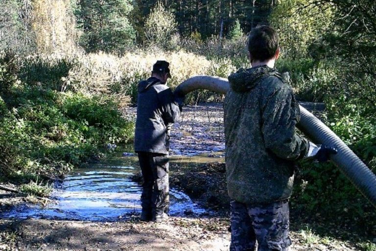 В Тверской области сливали нечистоты на почву
