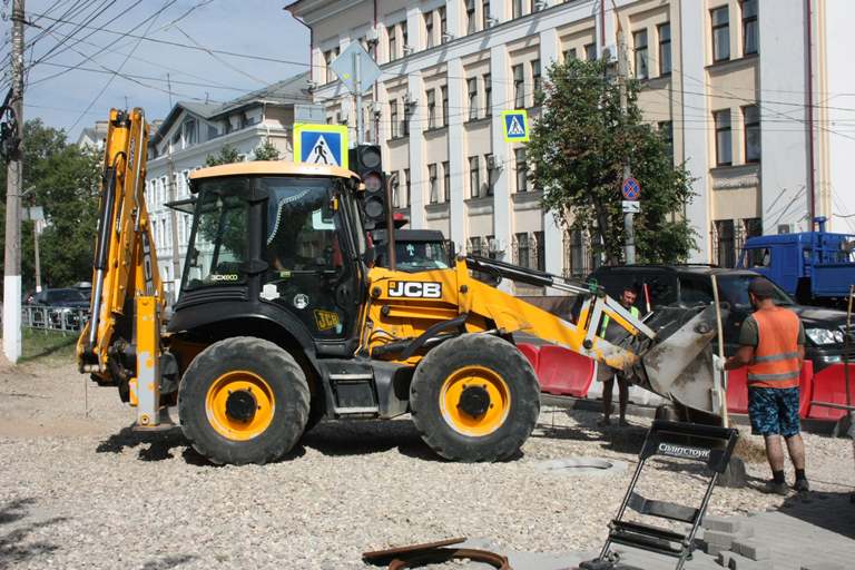 В Твери продолжается ремонт тротуаров и придомовых территорий