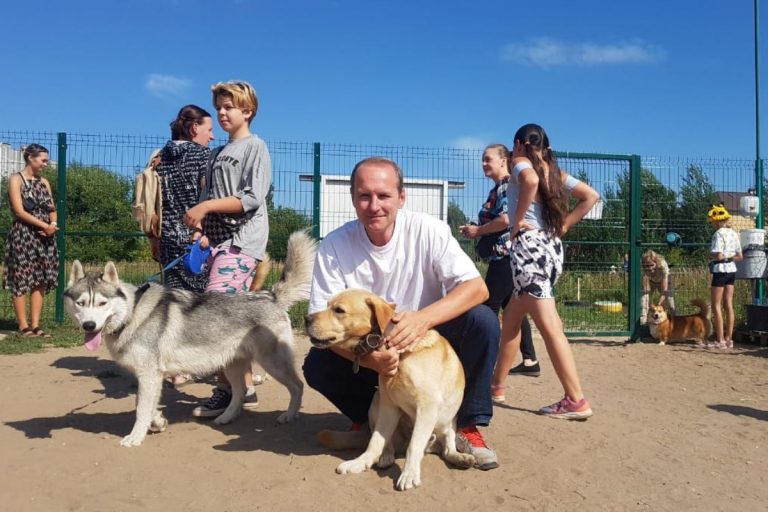 В Твери появилась первый муниципальный дог-парк В Твери появилась первый муниципальный дог-парк