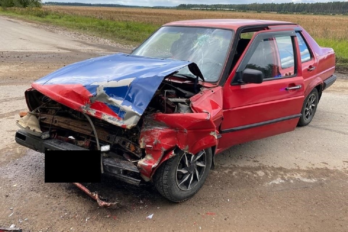 Один человек пострадал при столкновении Opel и Volkswagen под Тверью
