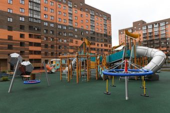 Губернатор Игорь Руденя осмотрел новые дома для переселения жителей Морозовского городка в Твери